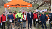 Nevşehir’de Pedallar Şampiyonluk İçin Dönüyor: Yeşilay Bisikletle Oryantiring Türkiye Şampiyonası Başladı